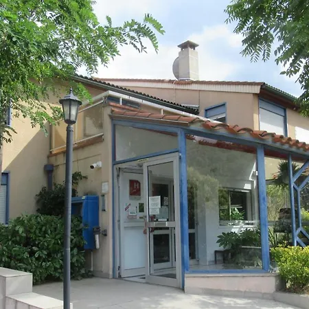 Hexagone 2* Prades